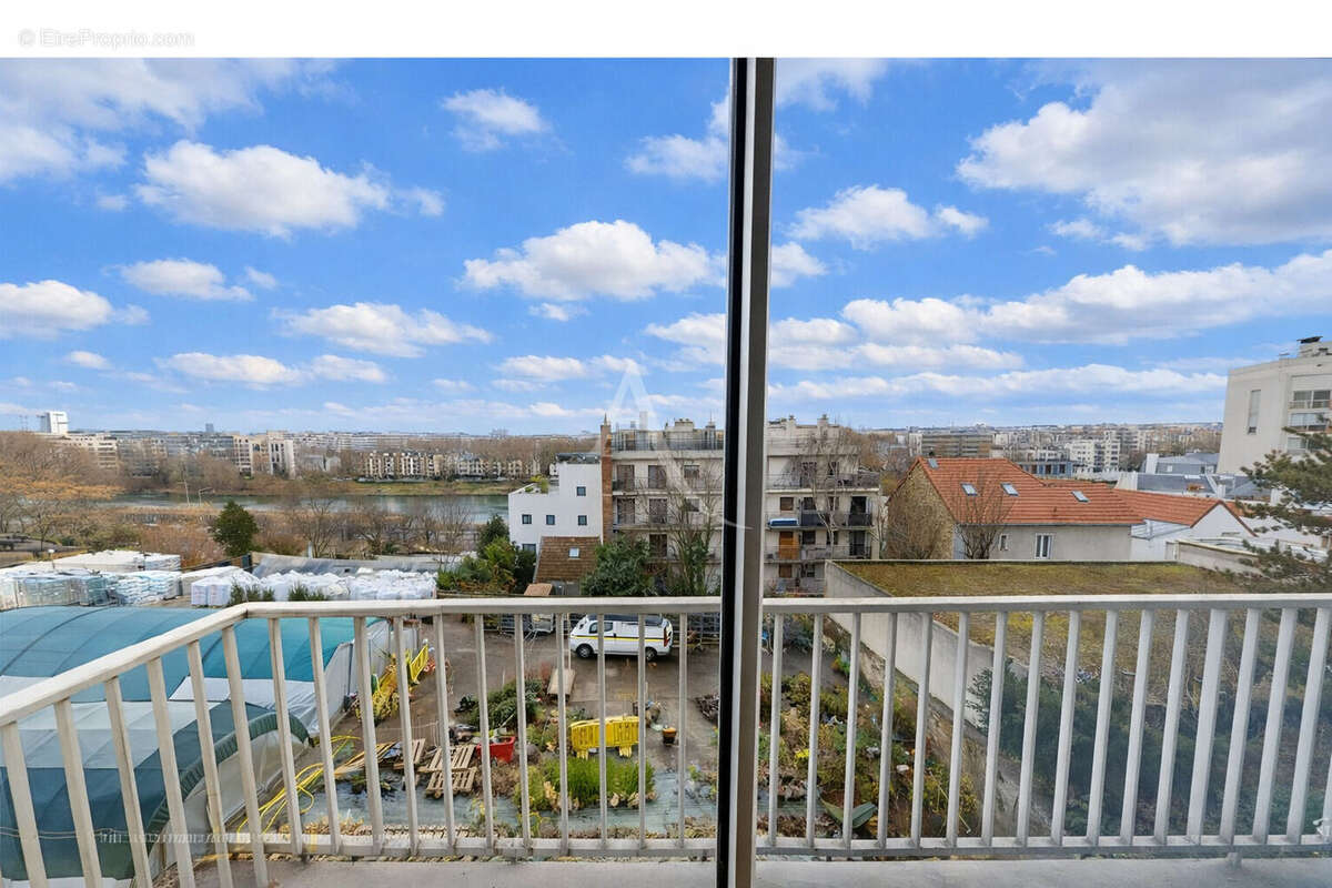 Appartement à COURBEVOIE