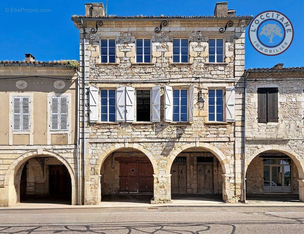 Maison à MAUVEZIN