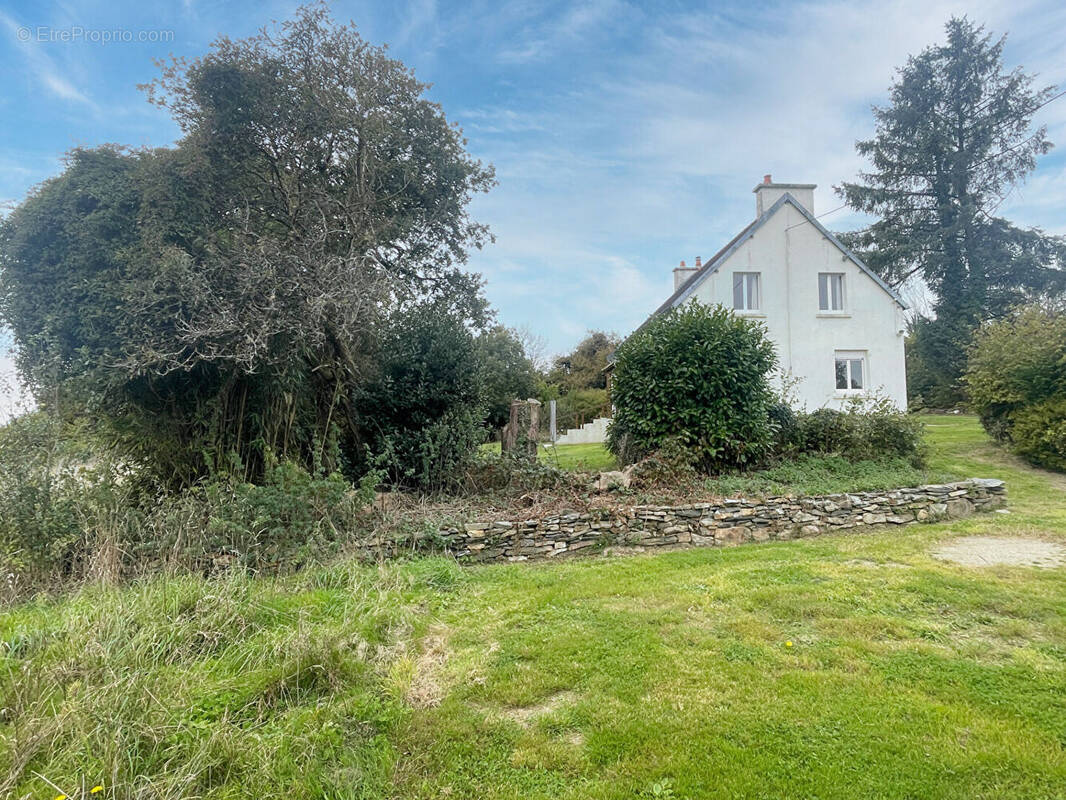Maison à HUELGOAT