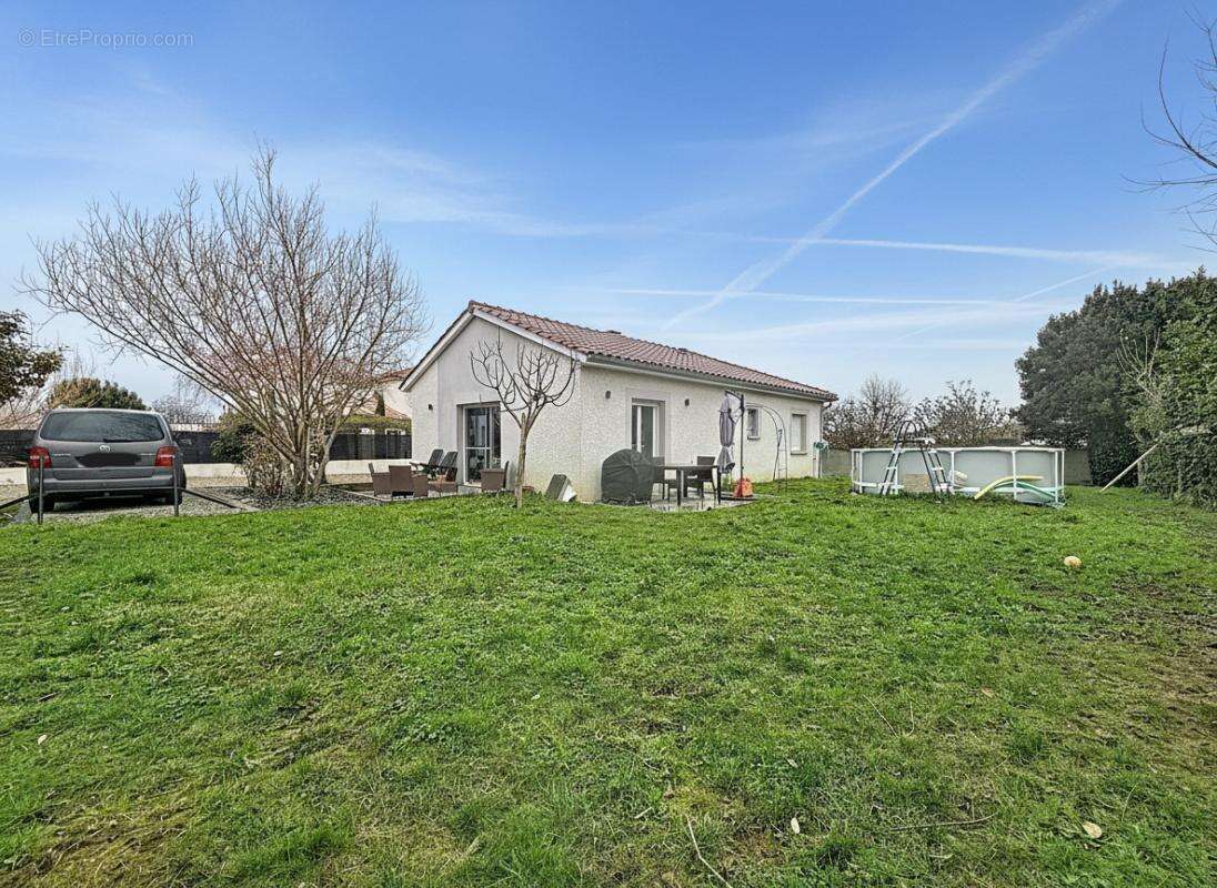 Maison à CLONAS-SUR-VAREZE