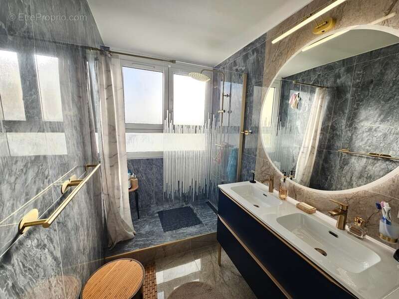 Appartement à SAINT-MICHEL-SUR-ORGE