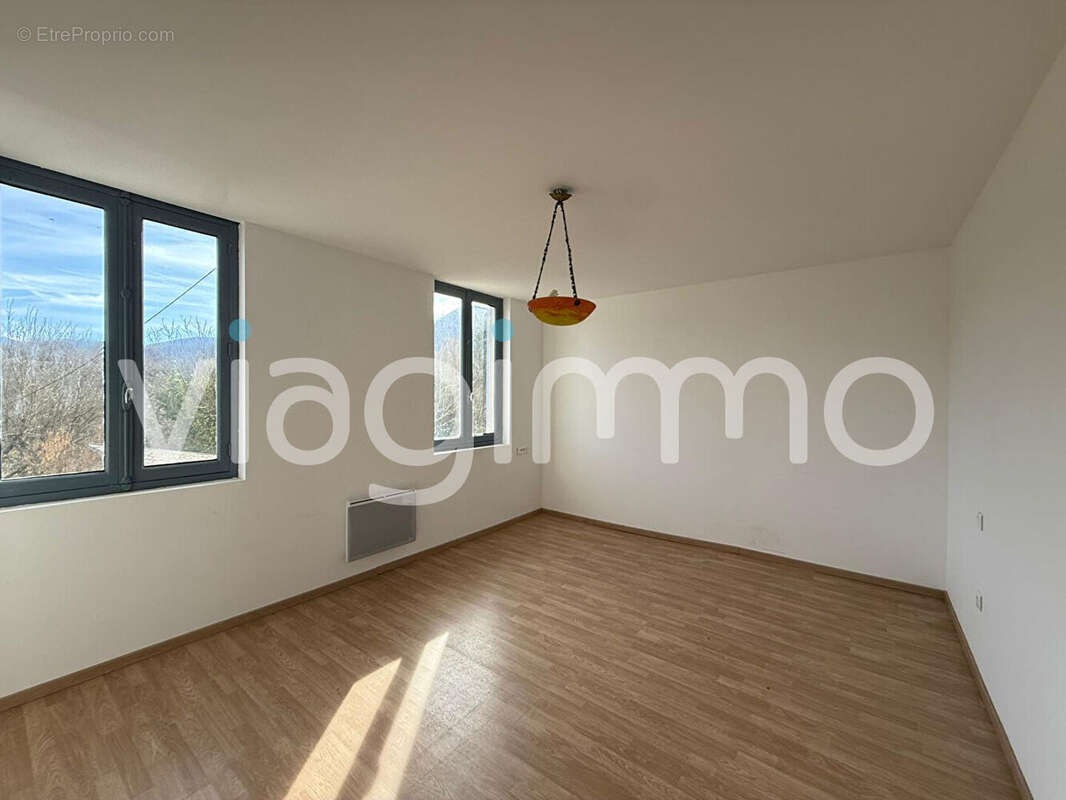 Maison à SAINT-JUST-DE-CLAIX