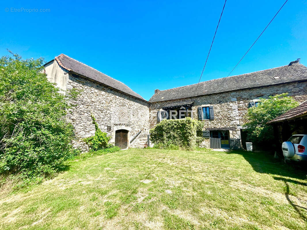Maison à RIEUPEYROUX