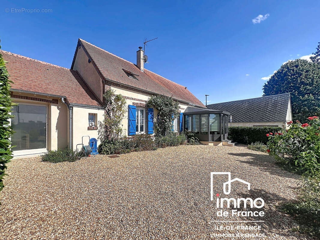 Charmante maison de 6 pièces à vendre à Landelles - 245 000 - photo 18