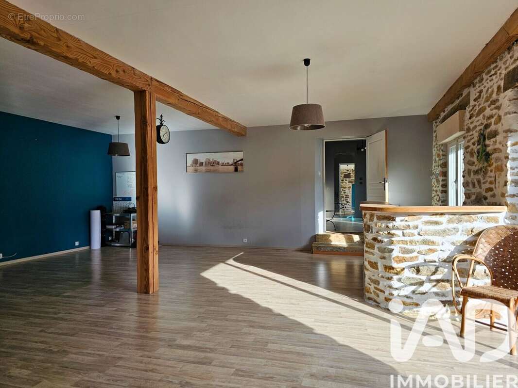Maison 220 m² à Chalus  - photo 6