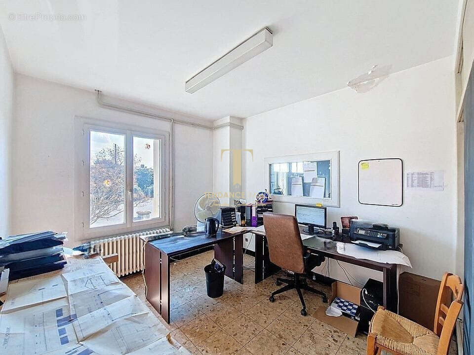 Commerce à CARCASSONNE