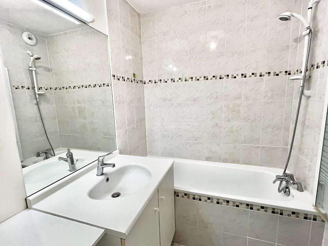 Appartement à DECINES-CHARPIEU