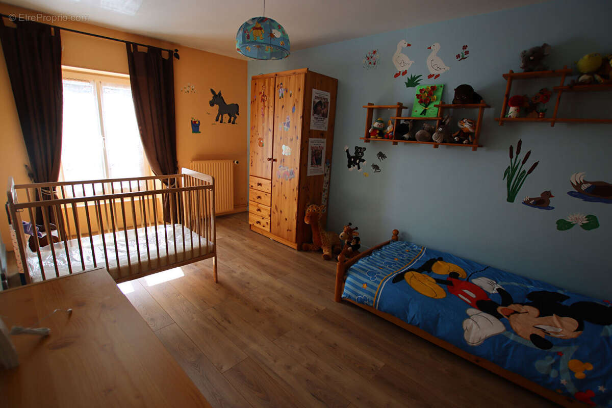 Maison à SAINT-JEAN-DE-LA-RUELLE