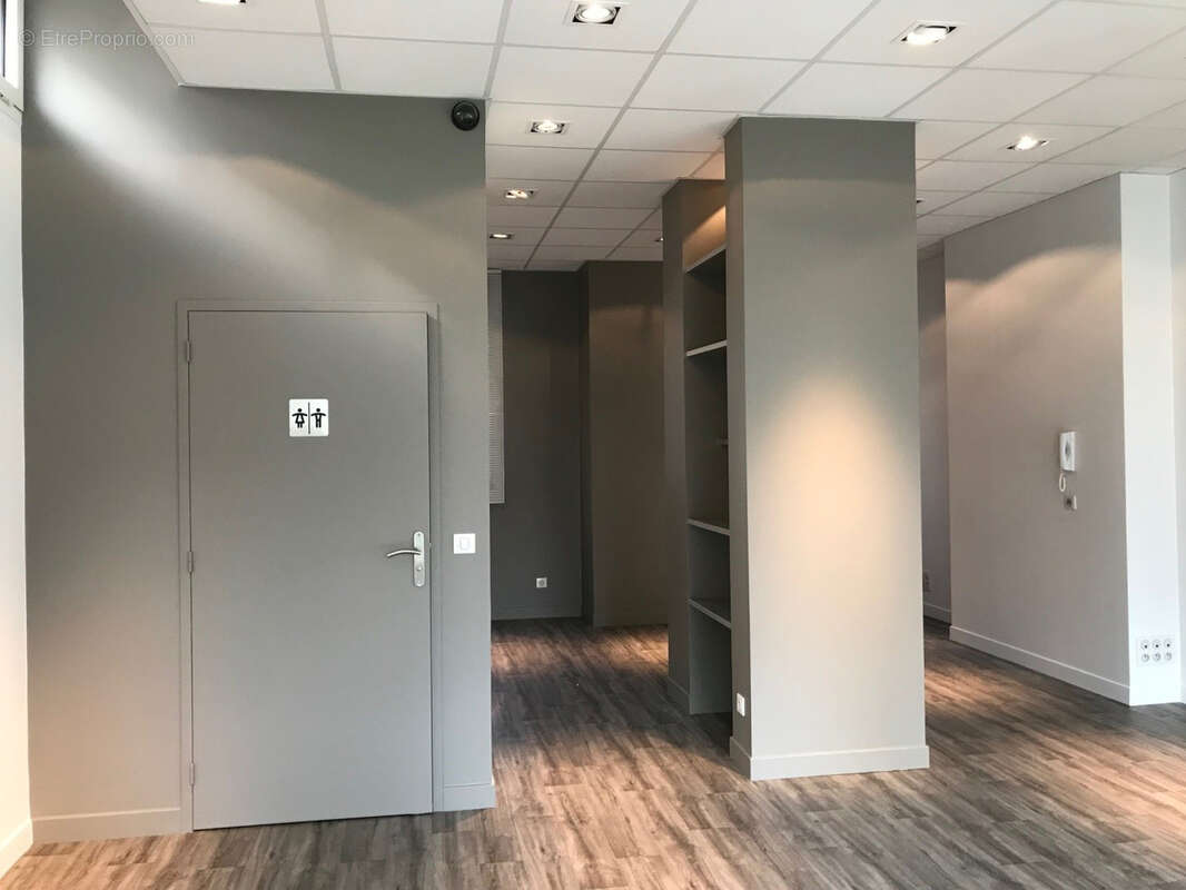 Local commercial 45 M2 - photo 3