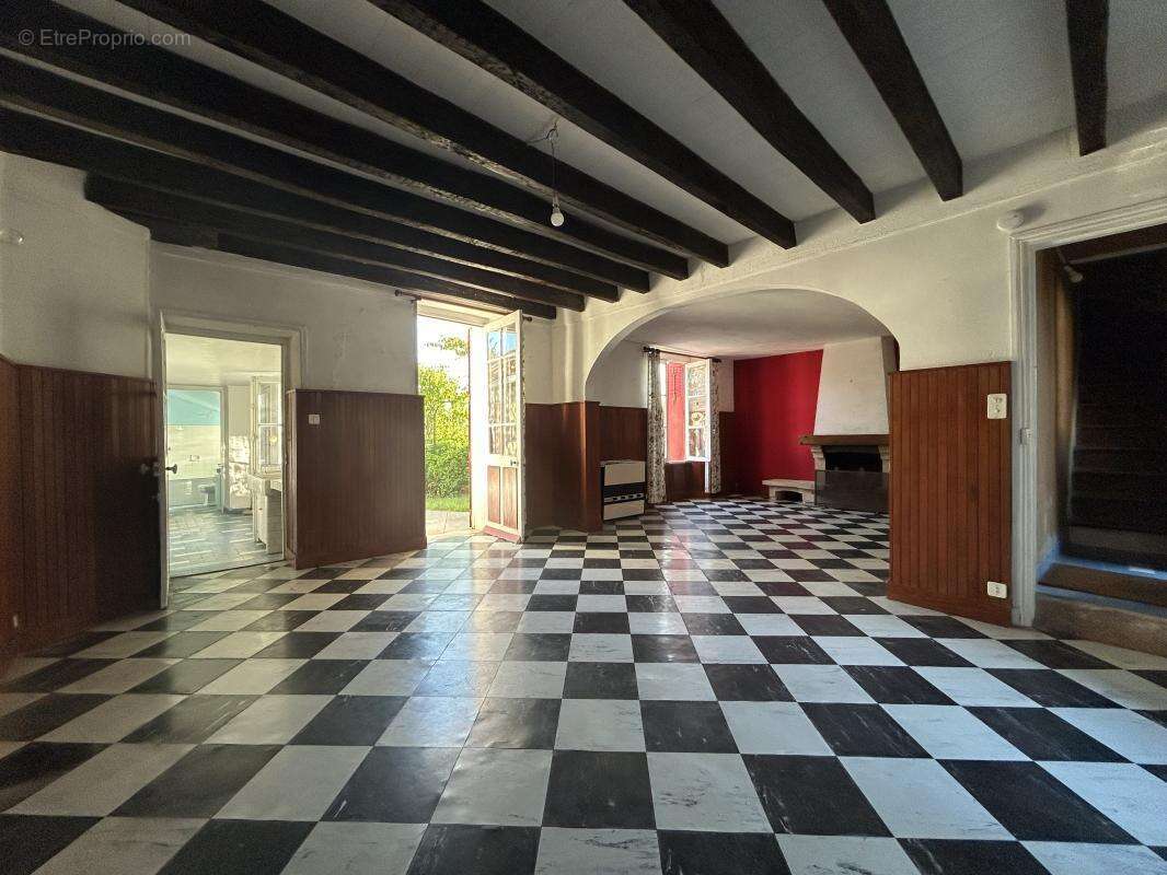 Maison à MONTIGNY-LENCOUP