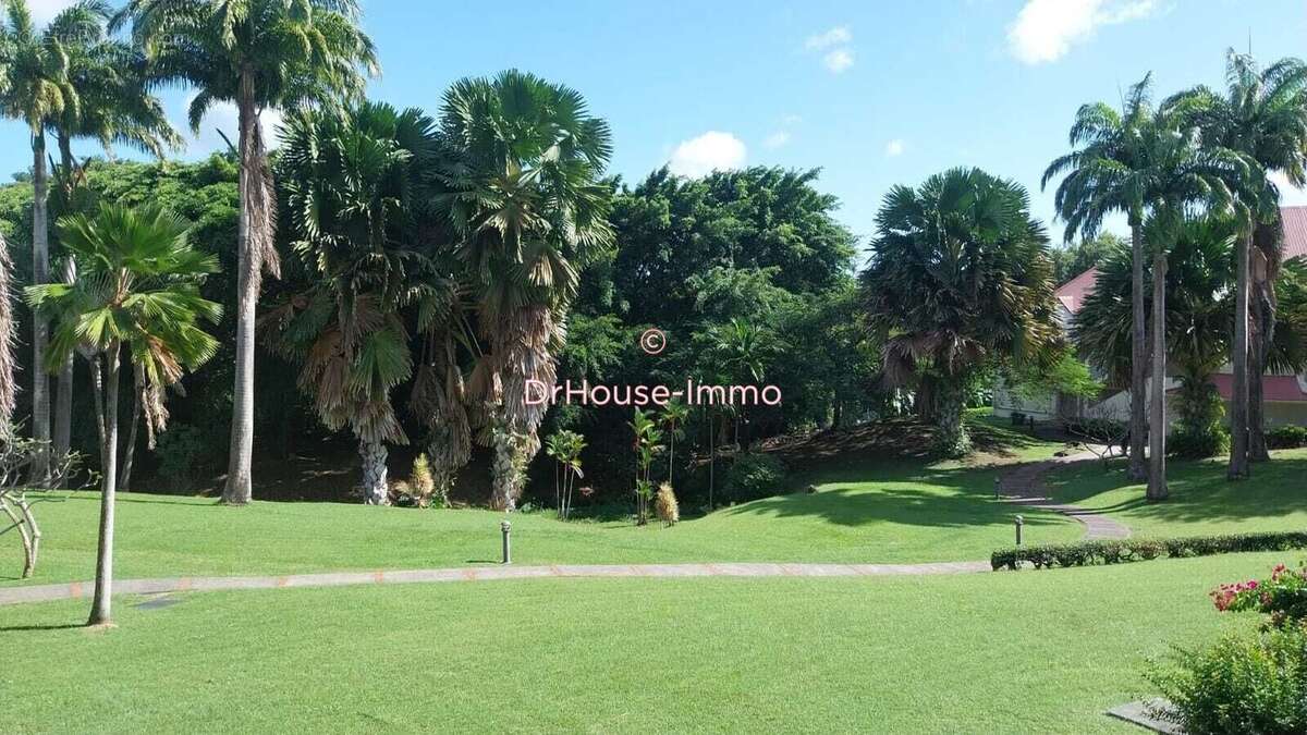 Appartement à SAINTE-LUCE