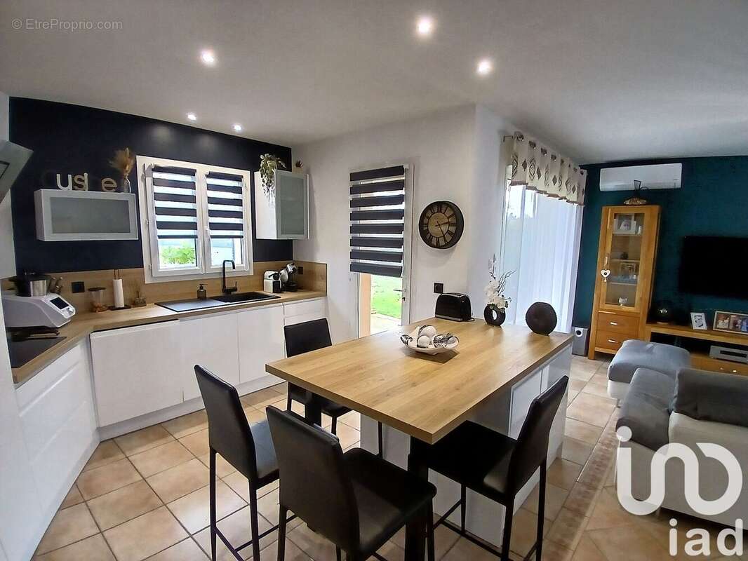 Maison 110 m² à Angeville  - photo 8