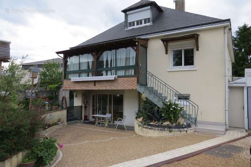 Maison à SAINT-CYR-SUR-LOIRE