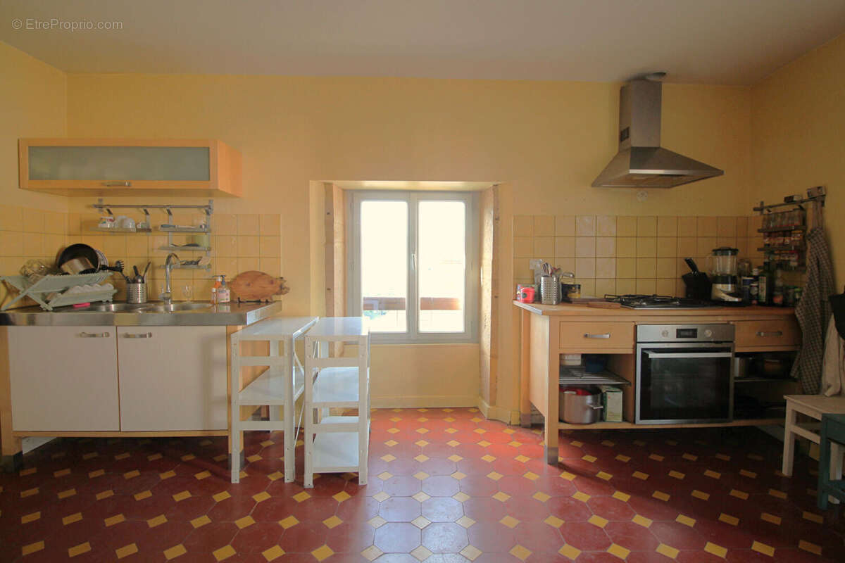 CHAMELET Appartement  T3 à aménager  78.83 m² - photo 6
