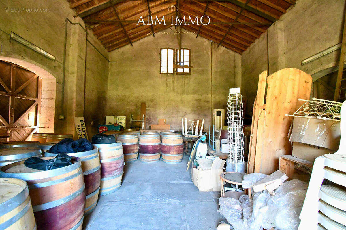 Commerce à MOULEYDIER