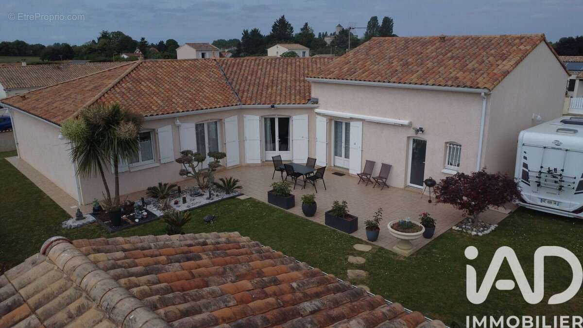 Photo 4 - Maison à SAINT-ROMAIN-DE-BENET