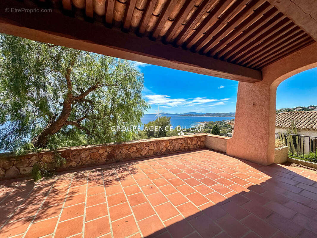 Les issambres villa provençale à rénover avec vue mer panoramique sur le golfe de saint tropez piscine garage - photo 5