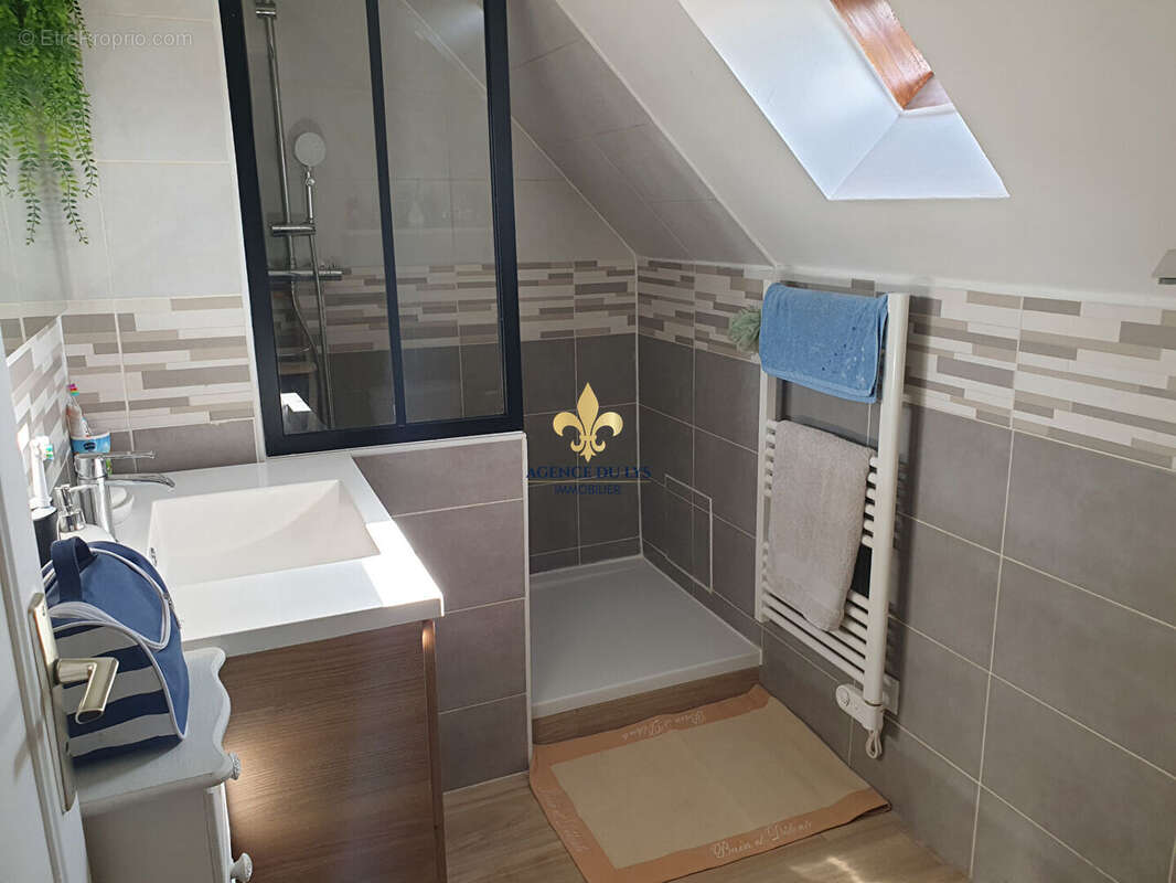 Maison à SAINT-LEU-D&#039;ESSERENT