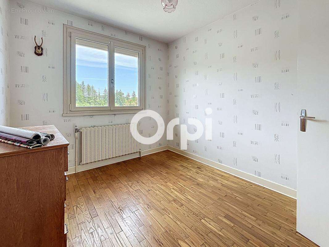 Maison à BRIGNAC-LA-PLAINE