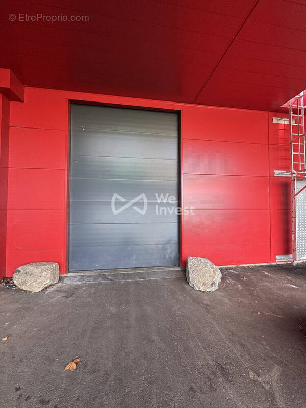 Commerce à VALERGUES