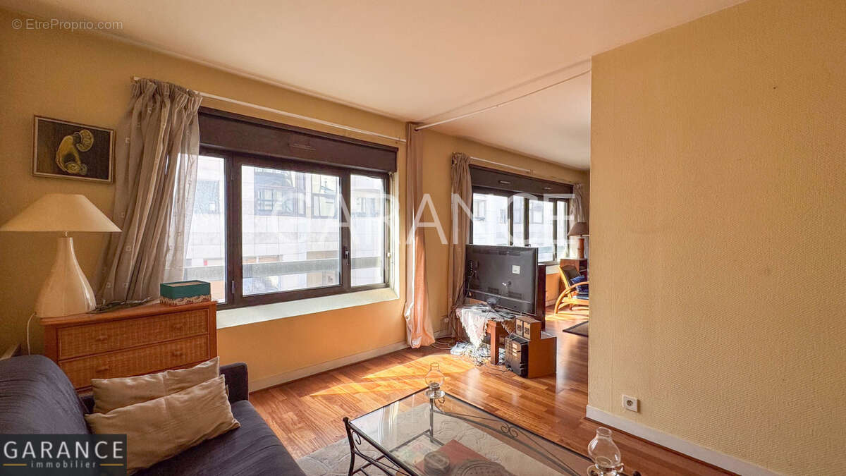 Appartement à PARIS-12E