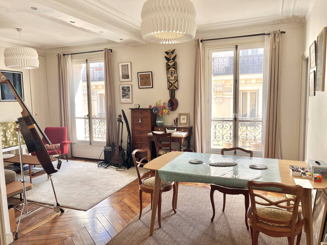Appartement à PARIS-18E