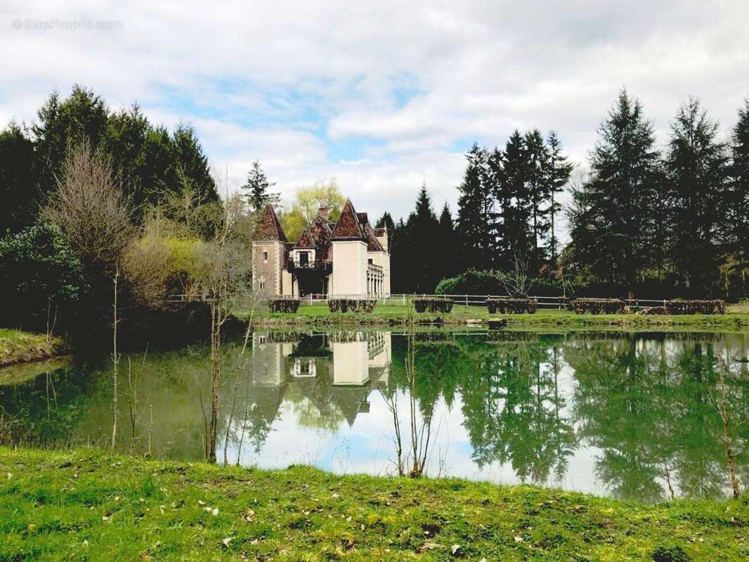 Autre à LA MADELEINE-BOUVET