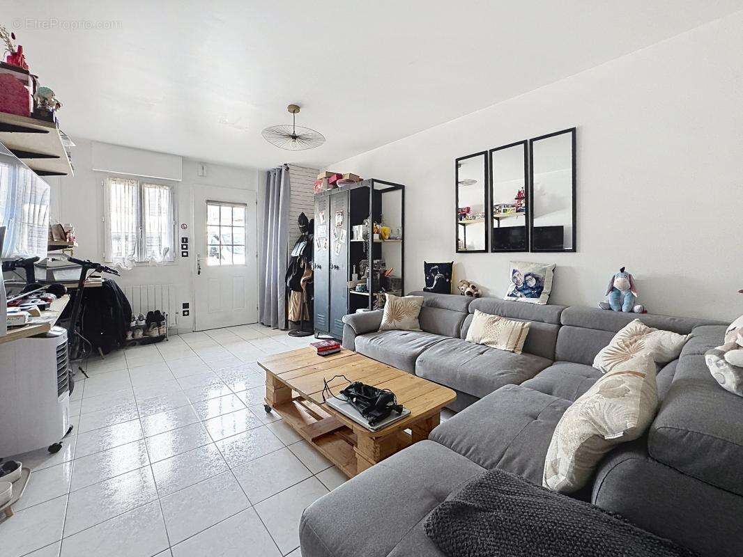 Appartement À Vendre - photo 3