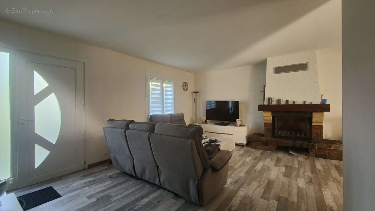 A 20 mn de gisors,  maison renovee de 150 m2 hab sur 800 m2 de terrain clos au calme avec garage et sous sol - photo 5
