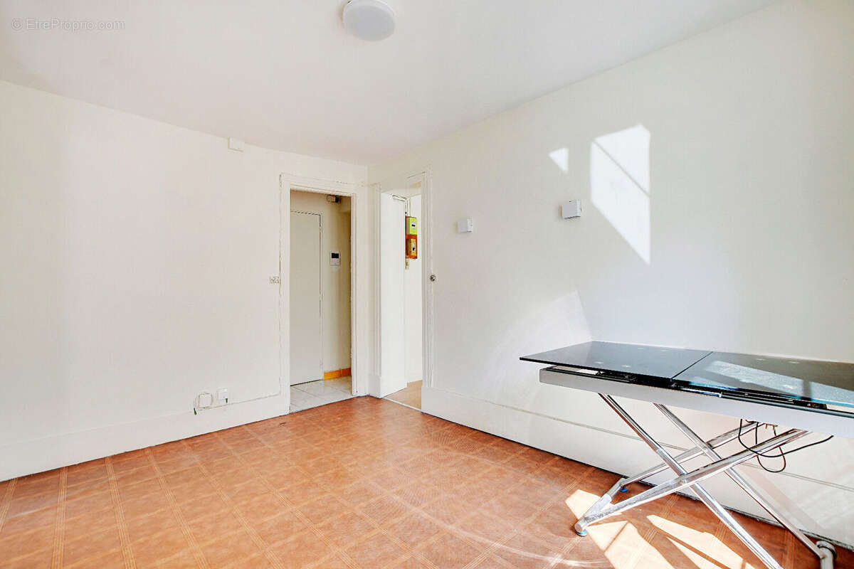 Appartement à PARIS-10E