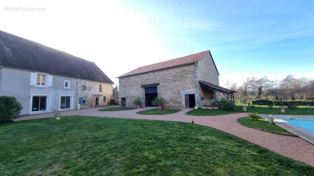 20251218_144517 - Maison à PIEGUT-PLUVIERS