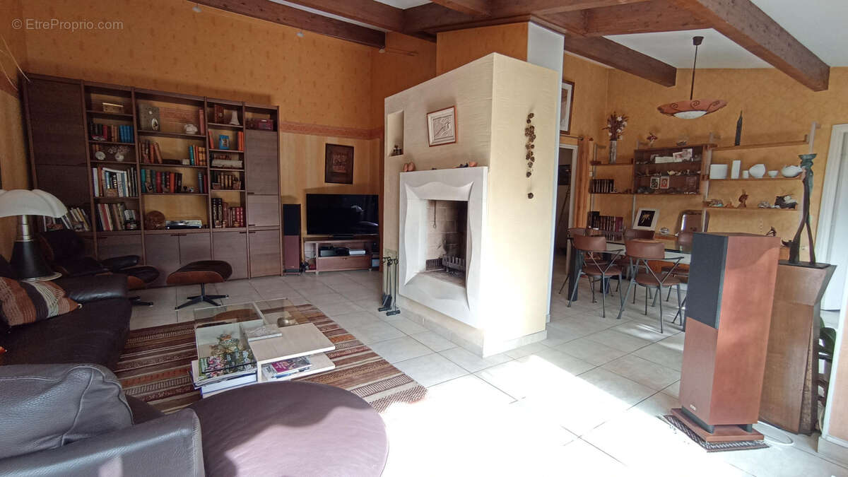 Appartement à VILLE-D&#039;AVRAY