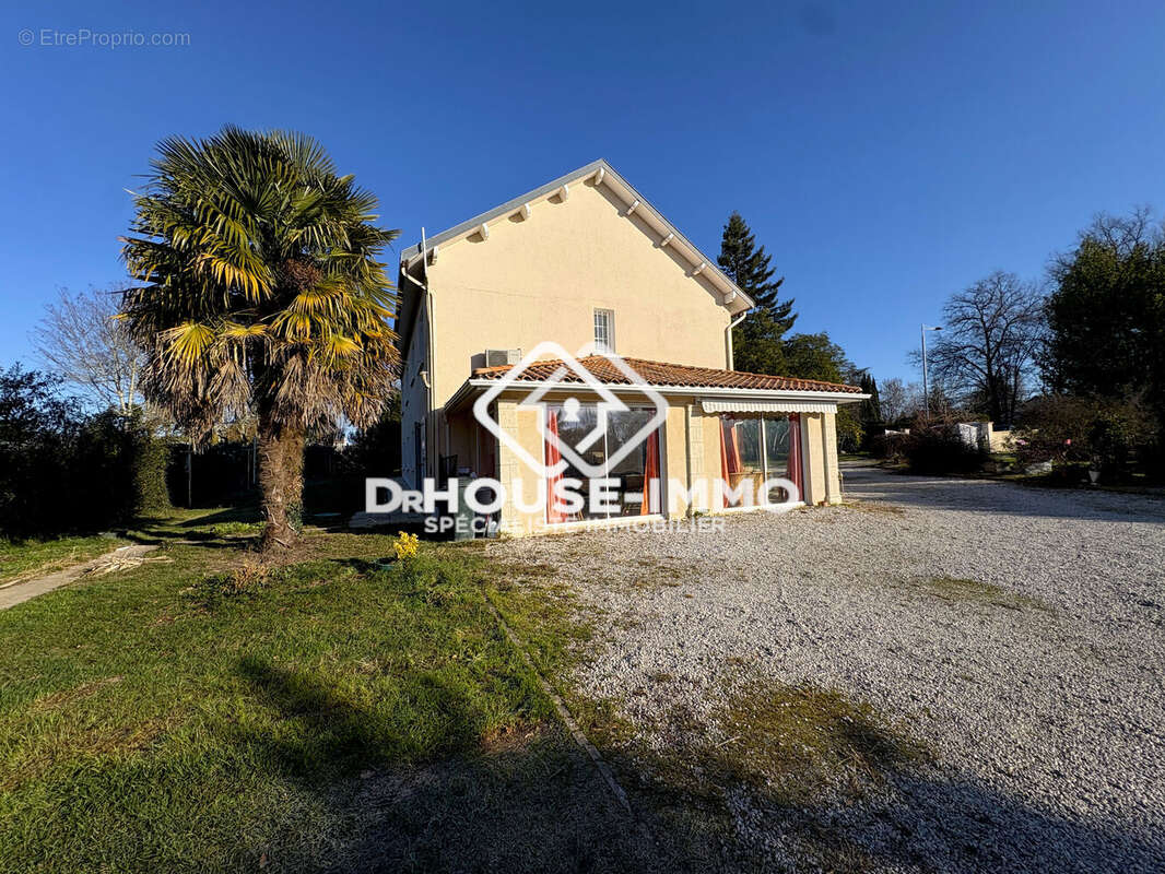 Maison à COULOUNIEIX-CHAMIERS