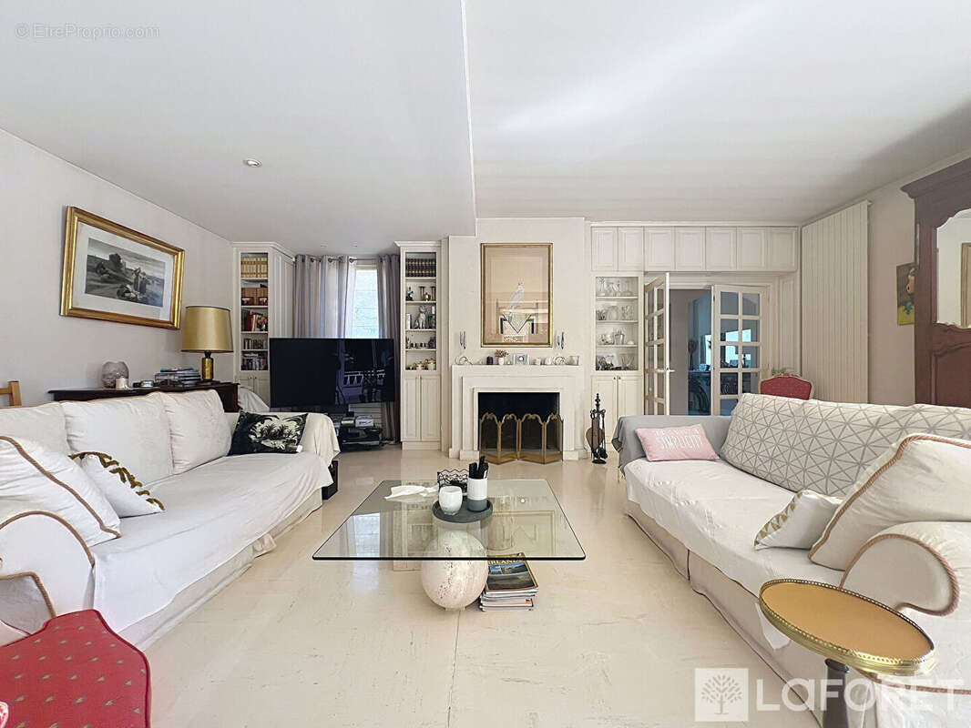 Maison à SAINT-MACAIRE-EN-MAUGES