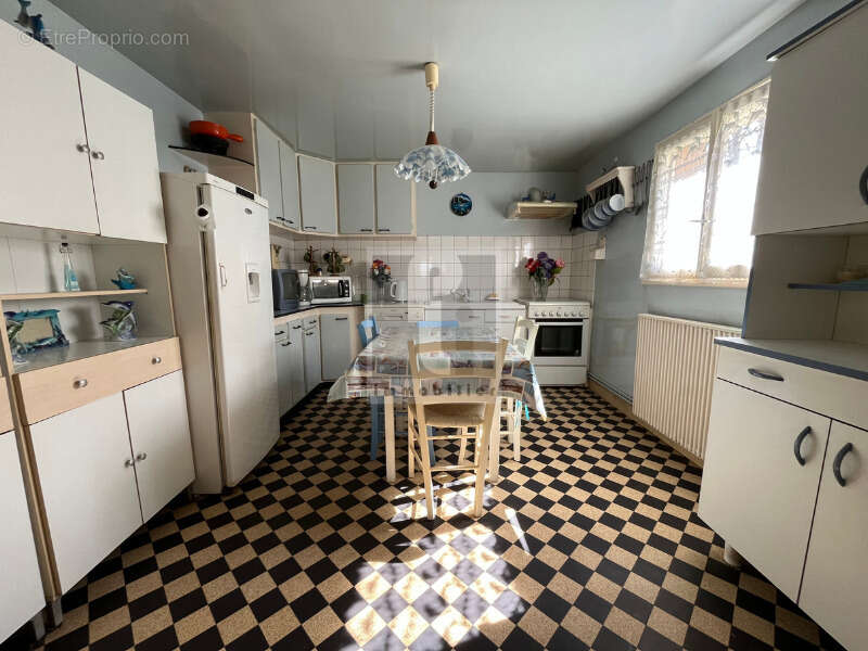 Maison à VERNOU-LA-CELLE-SUR-SEINE