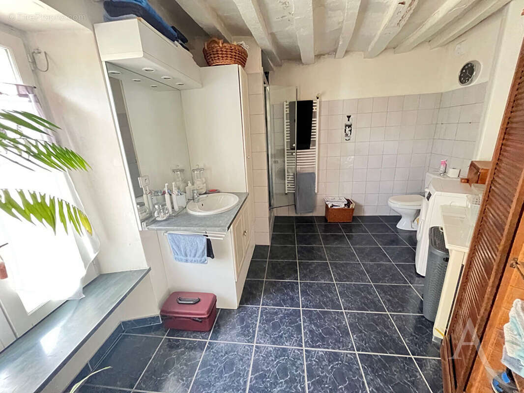 Maison à FOLLAINVILLE-DENNEMONT