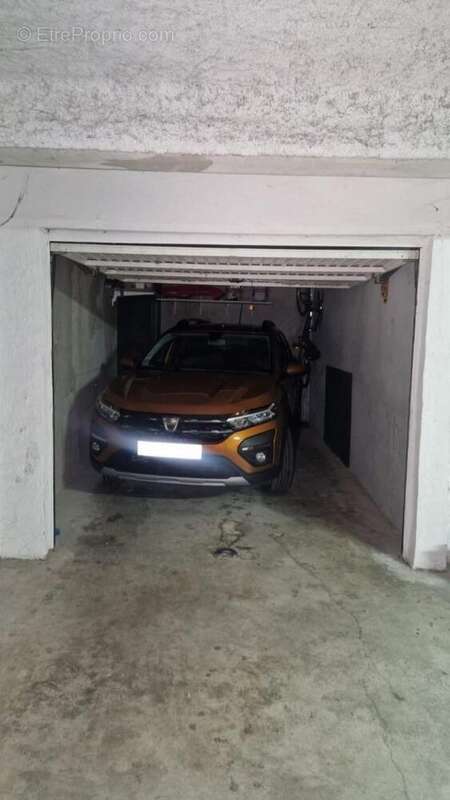 Photo 2 - Parking à LA SEYNE-SUR-MER