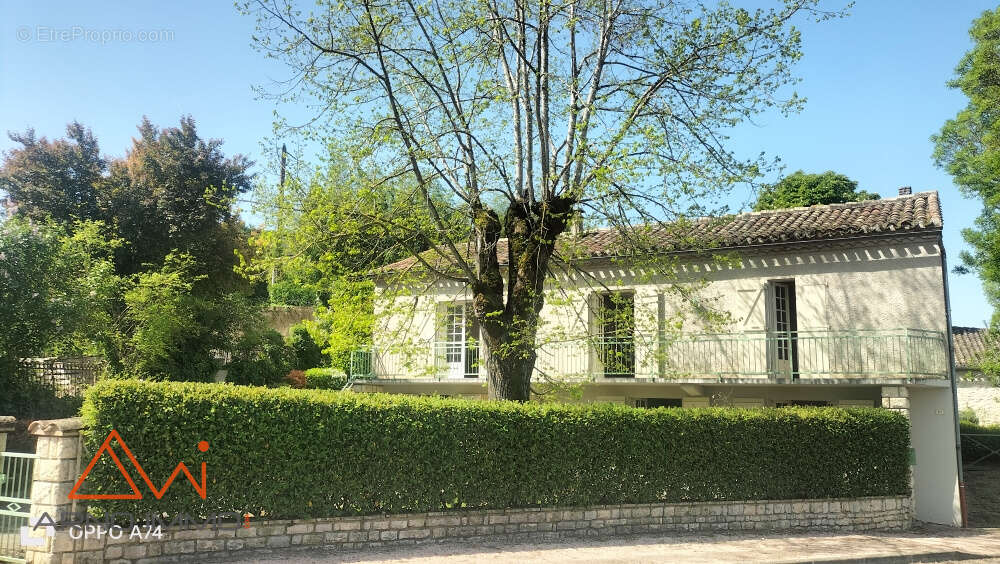 Maison à CAHUZAC-SUR-VERE