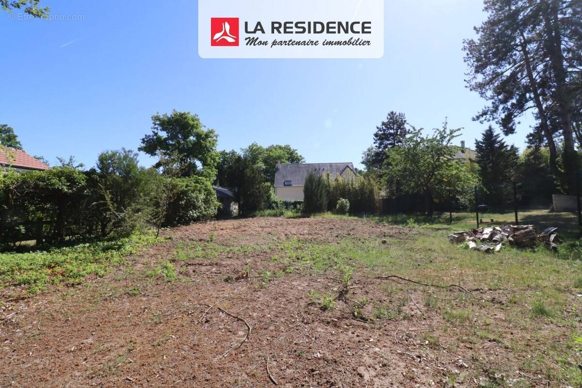 Terrain à VERNEUIL-SUR-SEINE