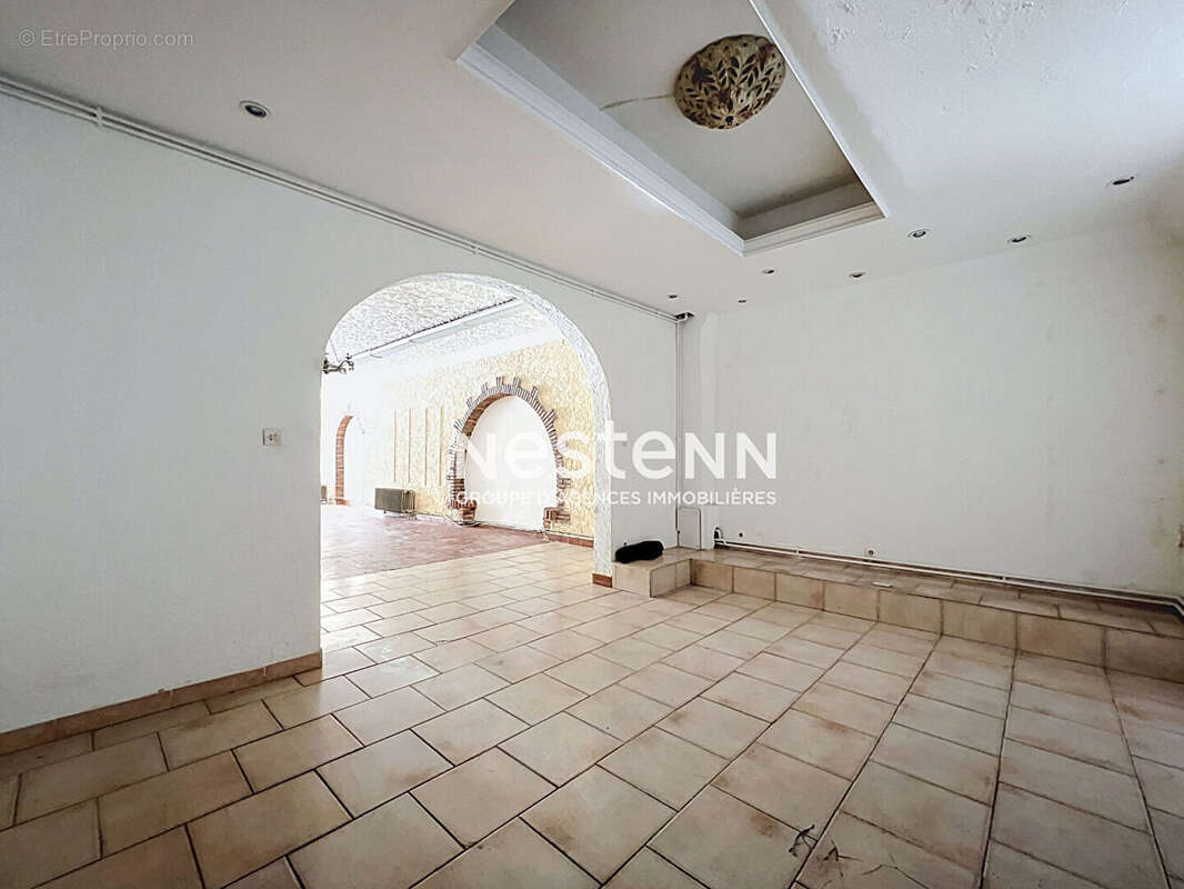 Appartement + local commercial - 82 m² et 108 m² - rue des potiers - pas de copropriété - parking - photo 7