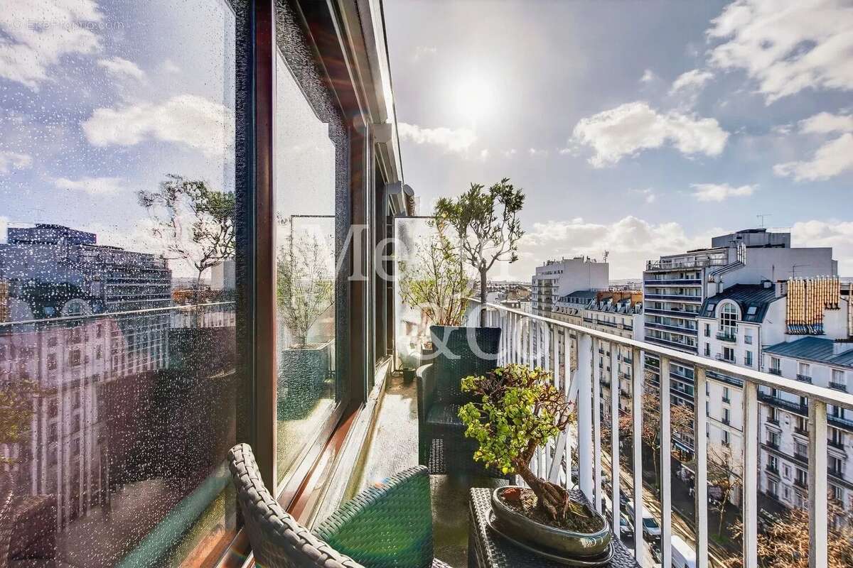 Appartement à PARIS-14E