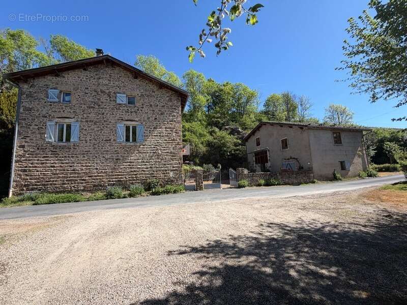 Maison à vendre 8 pièces EMERINGES (69) - photo 3