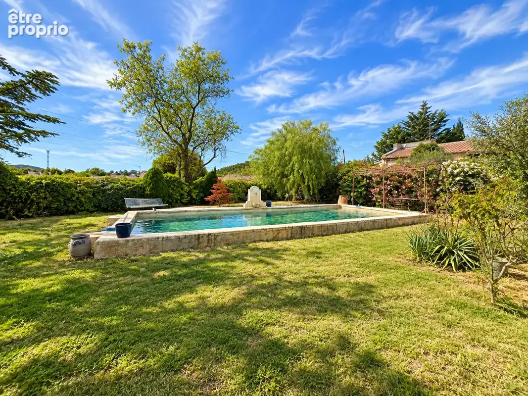 Carnoules - Belle villa familiale de 164 m2 avec piscine, garage sur 1320 m2 de terrain - photo 2