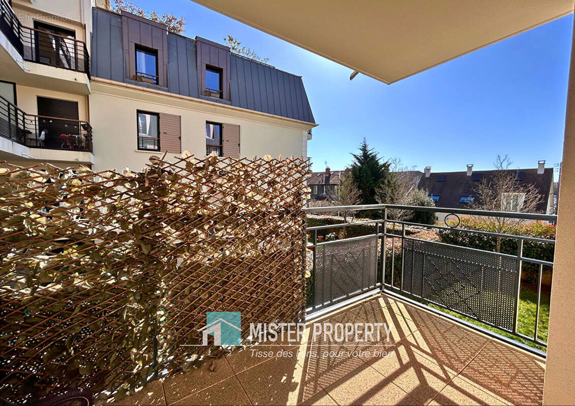 Appartement à SARTROUVILLE