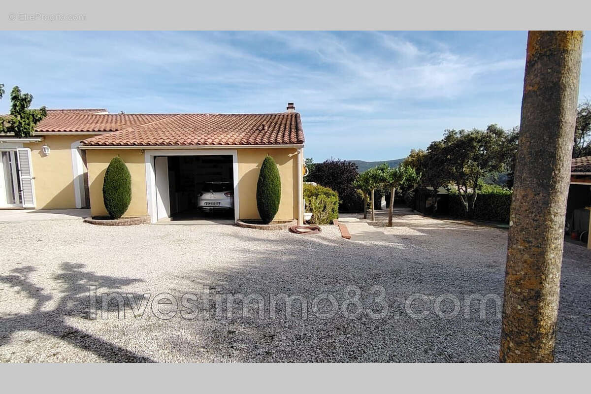 Maison à SAINTE-ANASTASIE-SUR-ISSOLE