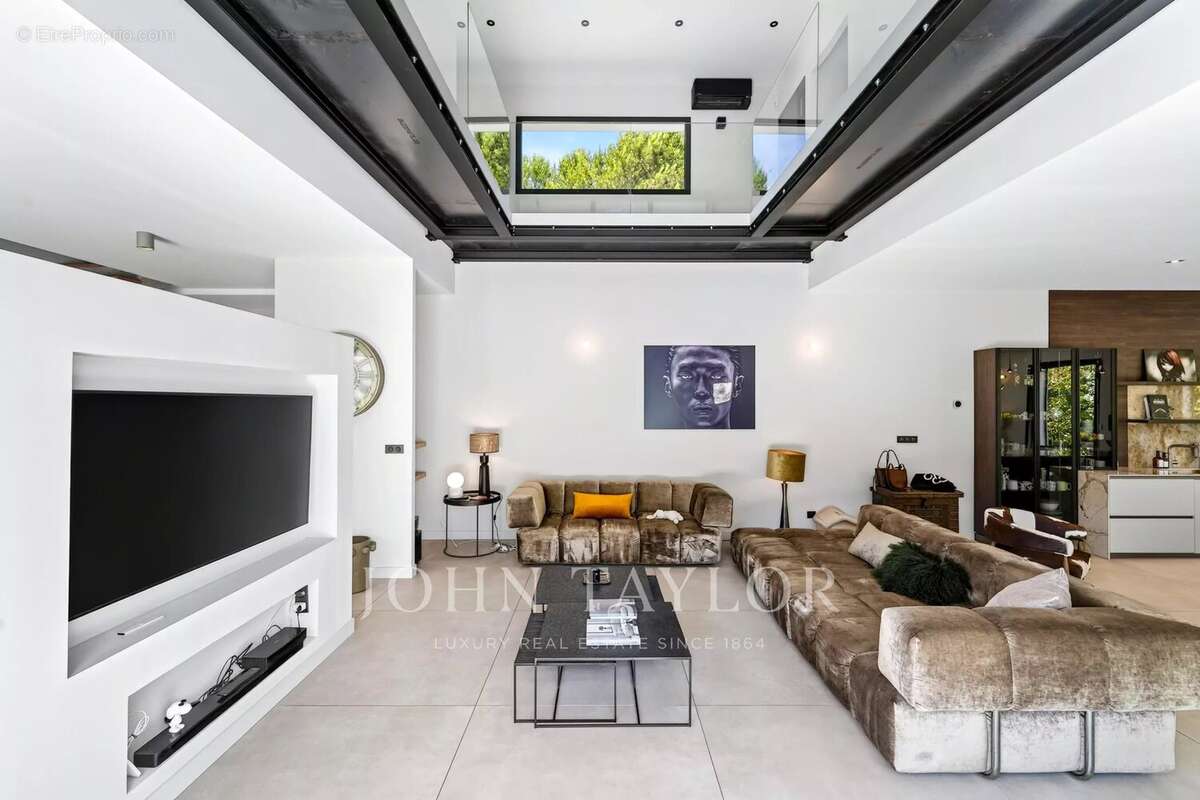 Maison à VENTABREN