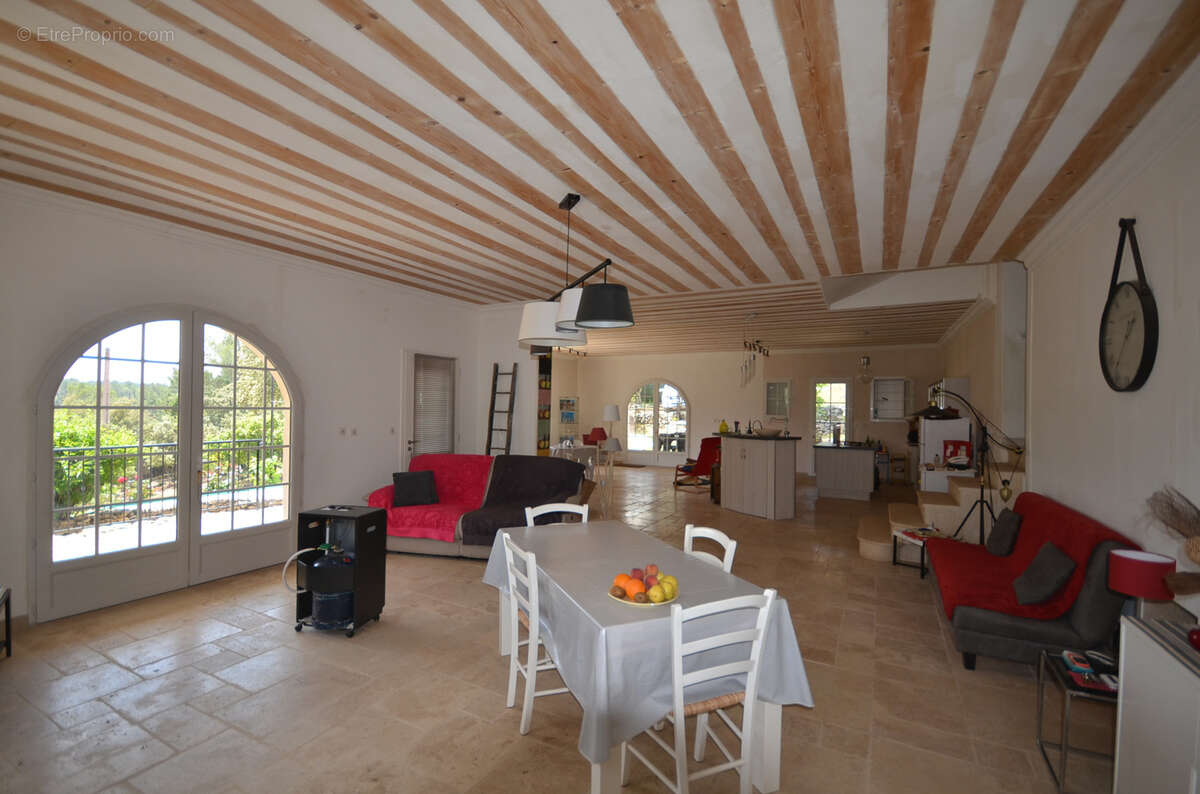 Maison à SILLANS-LA-CASCADE