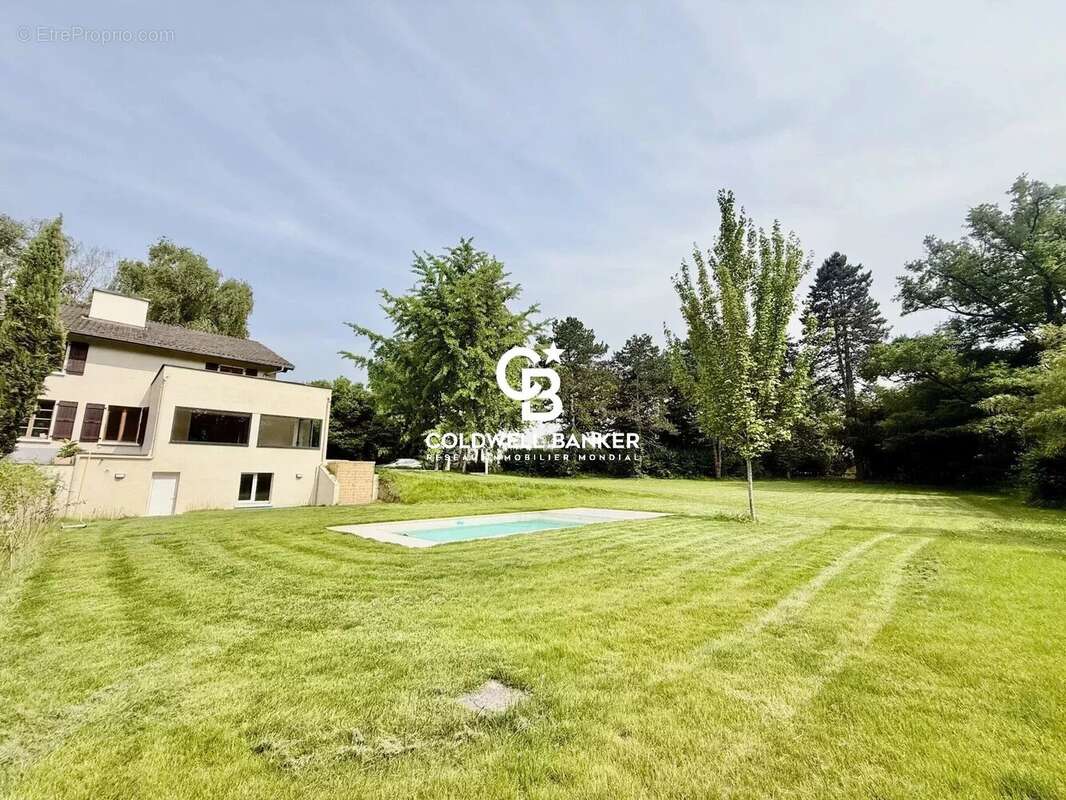 Maison à PREVESSIN-MOENS