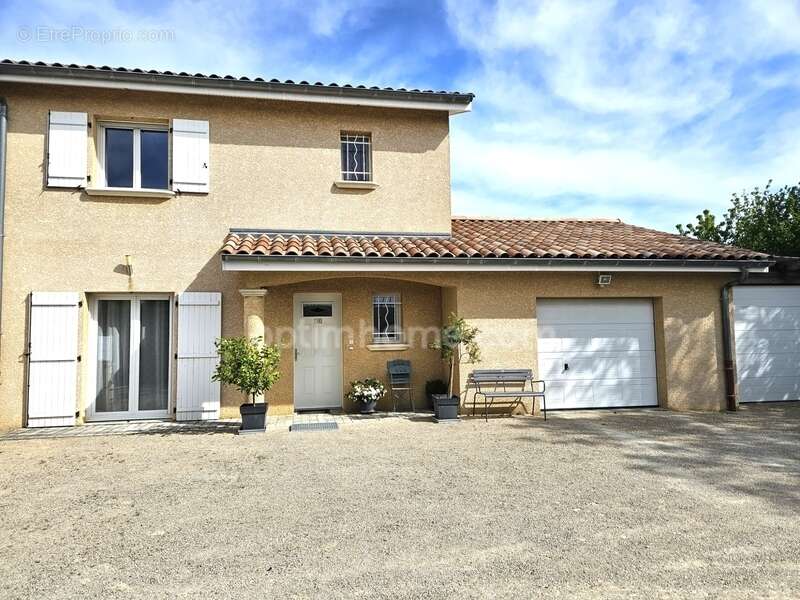 Maison à SAVIGNEUX