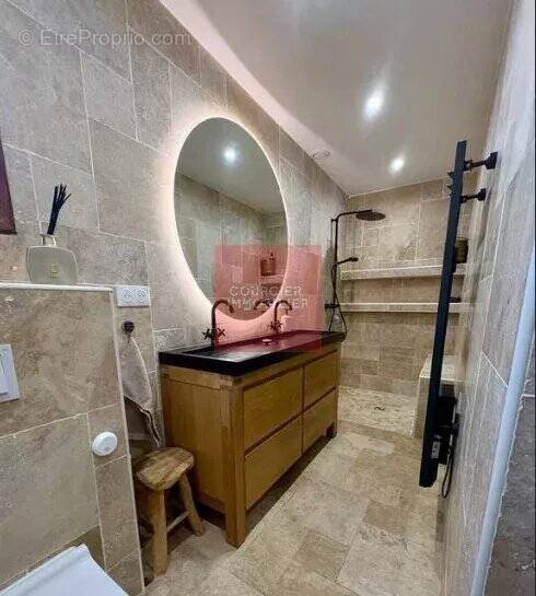 Maison à LE MESNIL-SAINT-DENIS